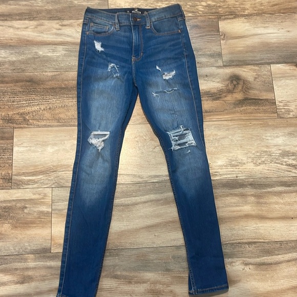 Hollister High Rise Skinny Jeans Size 3 Short Distressed Holes Medium Wash EUC - Picture 1 of 3